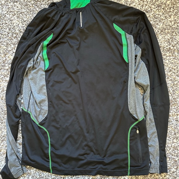 Running Room 1/4 zip sweatshirt NEW - Picture 2 of 4